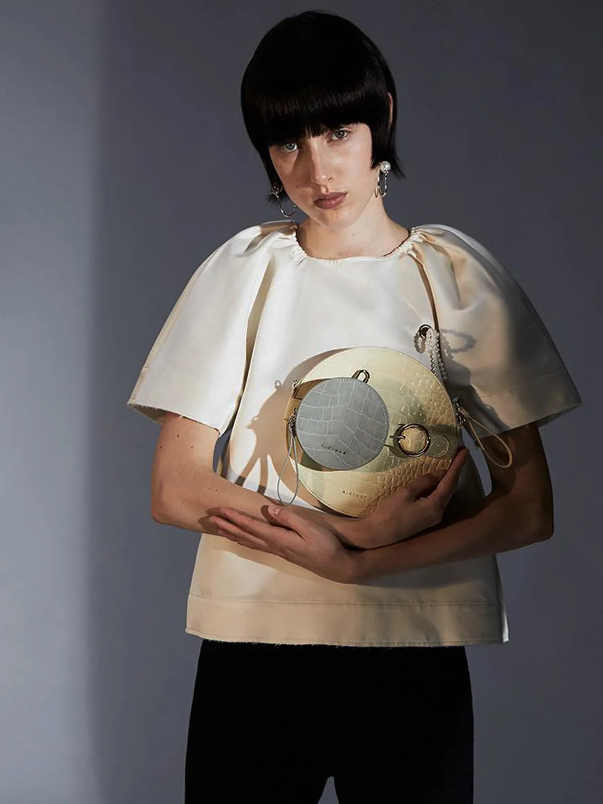 A.Cloud Future Notes Round Bag - Cream