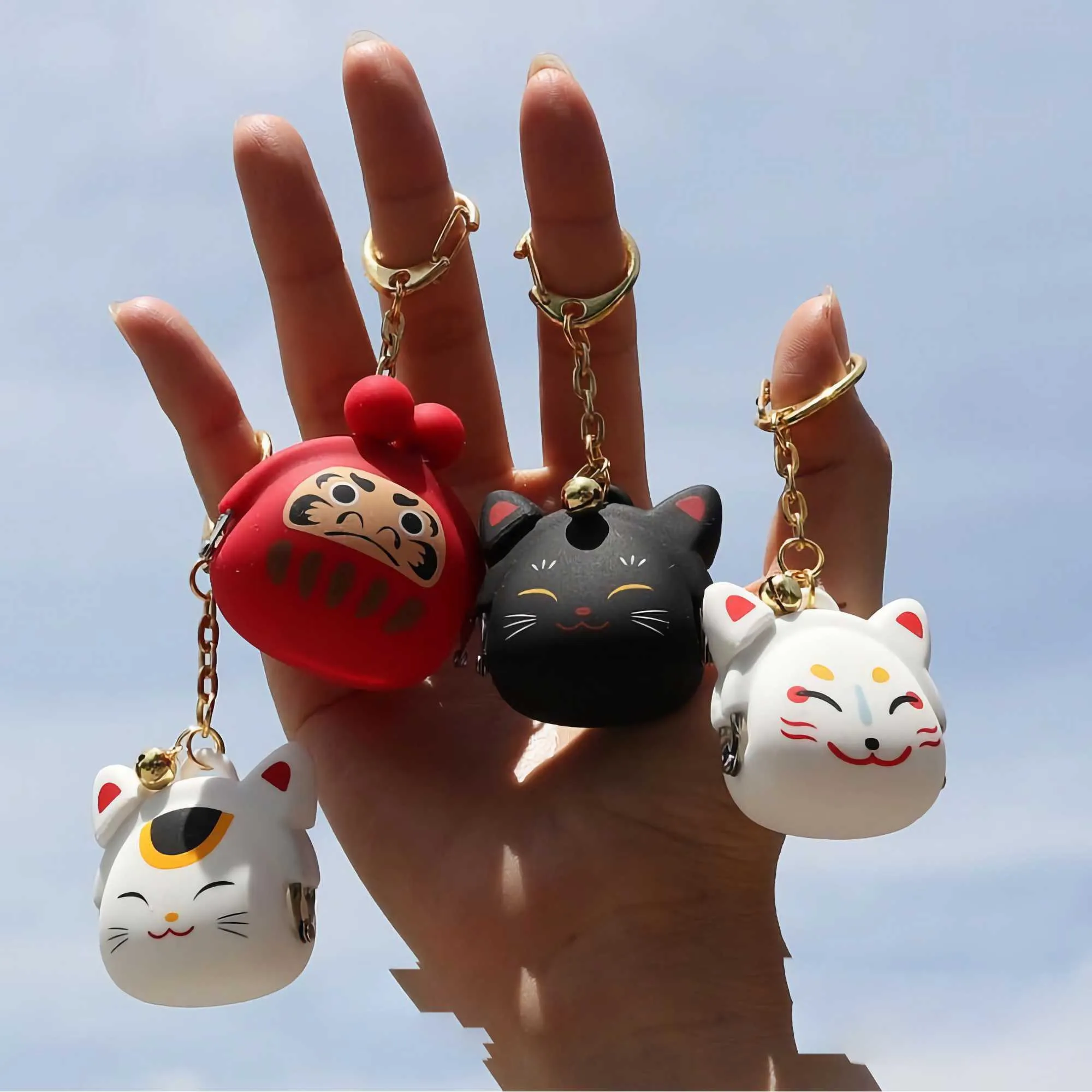 POCHI-Bit JAPAN Maneki Neko Silicone Keychain, White