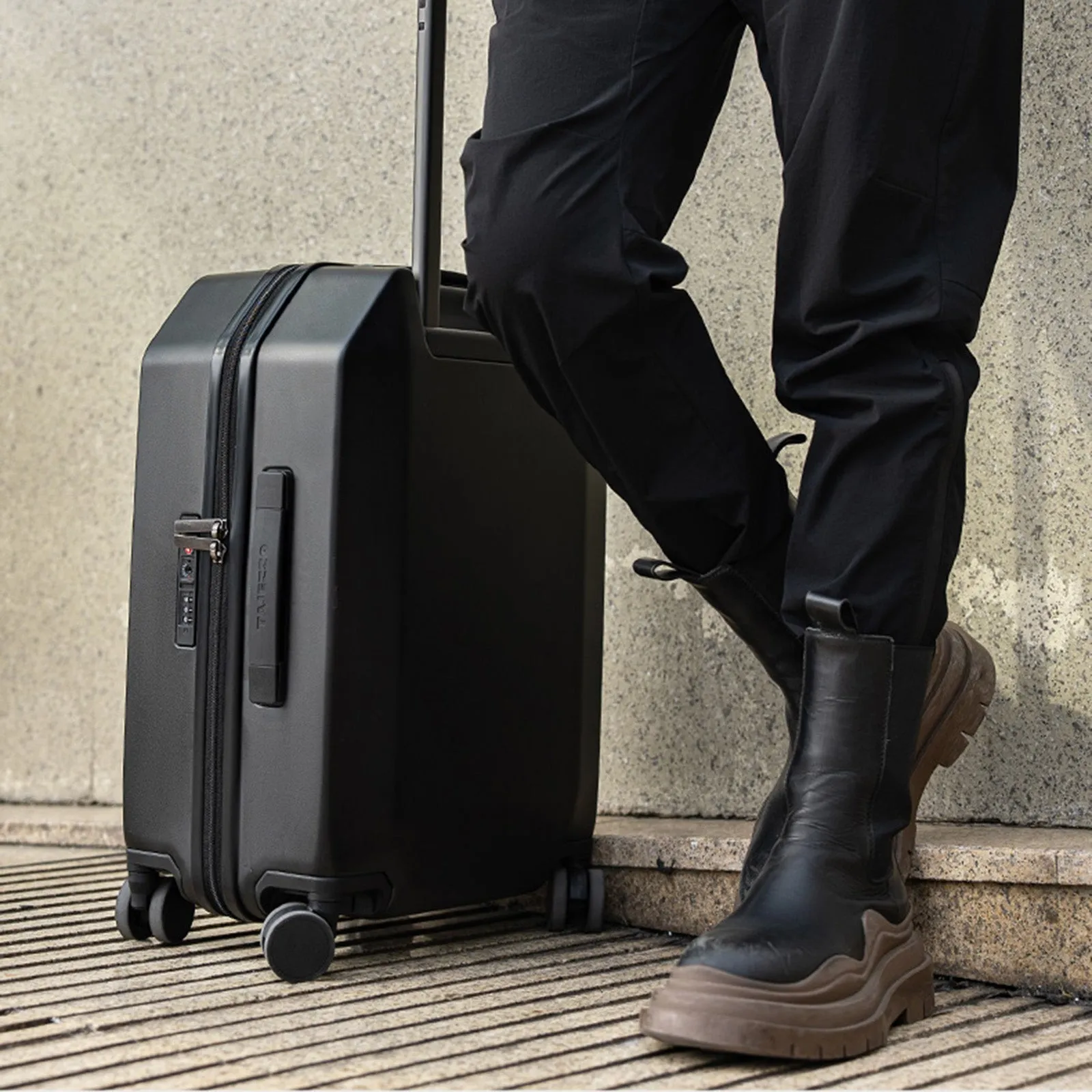 TAJEZZO P3 Rolling Suitcases - 32L